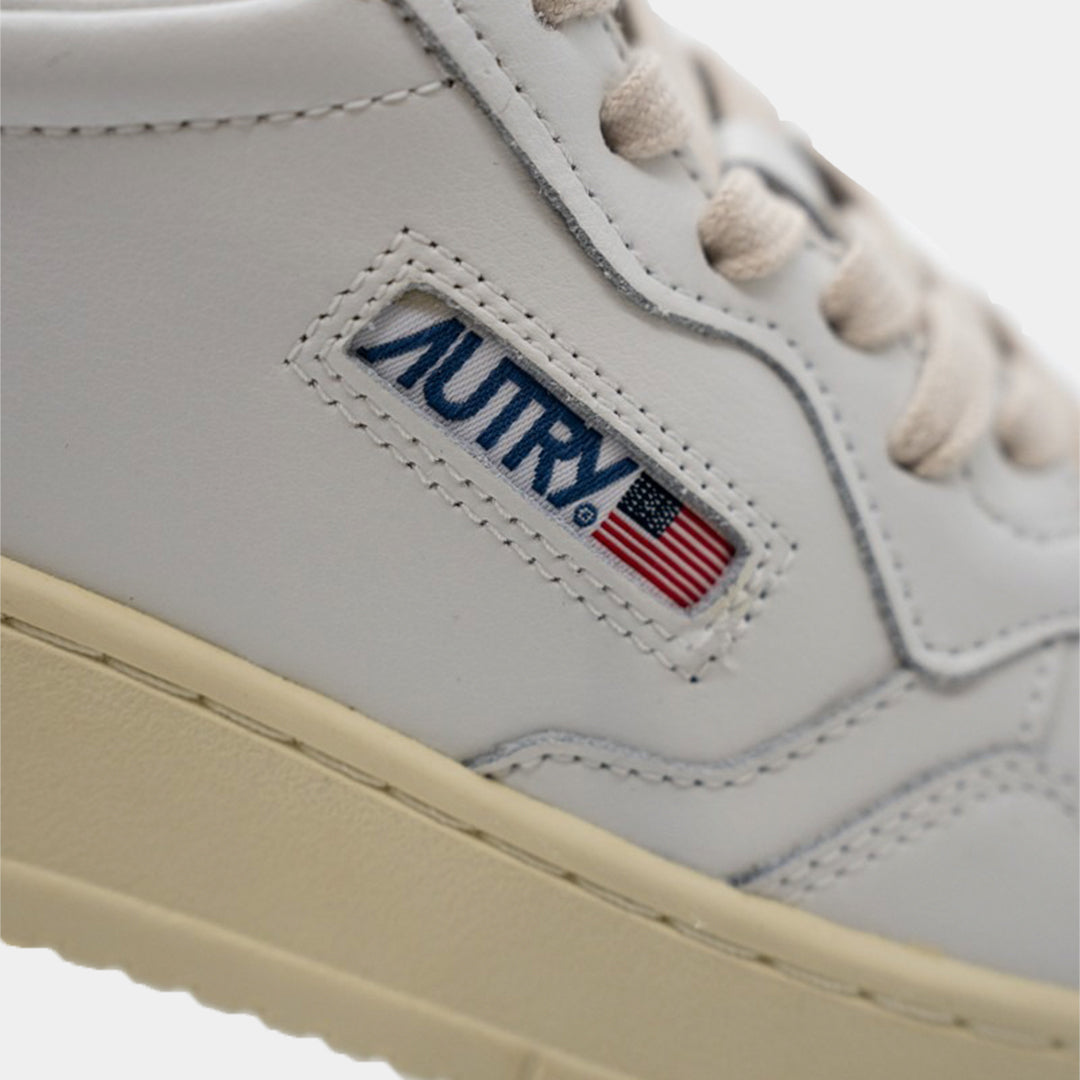 Tenis Medalist en Cuero Blanco/Palo Rosa