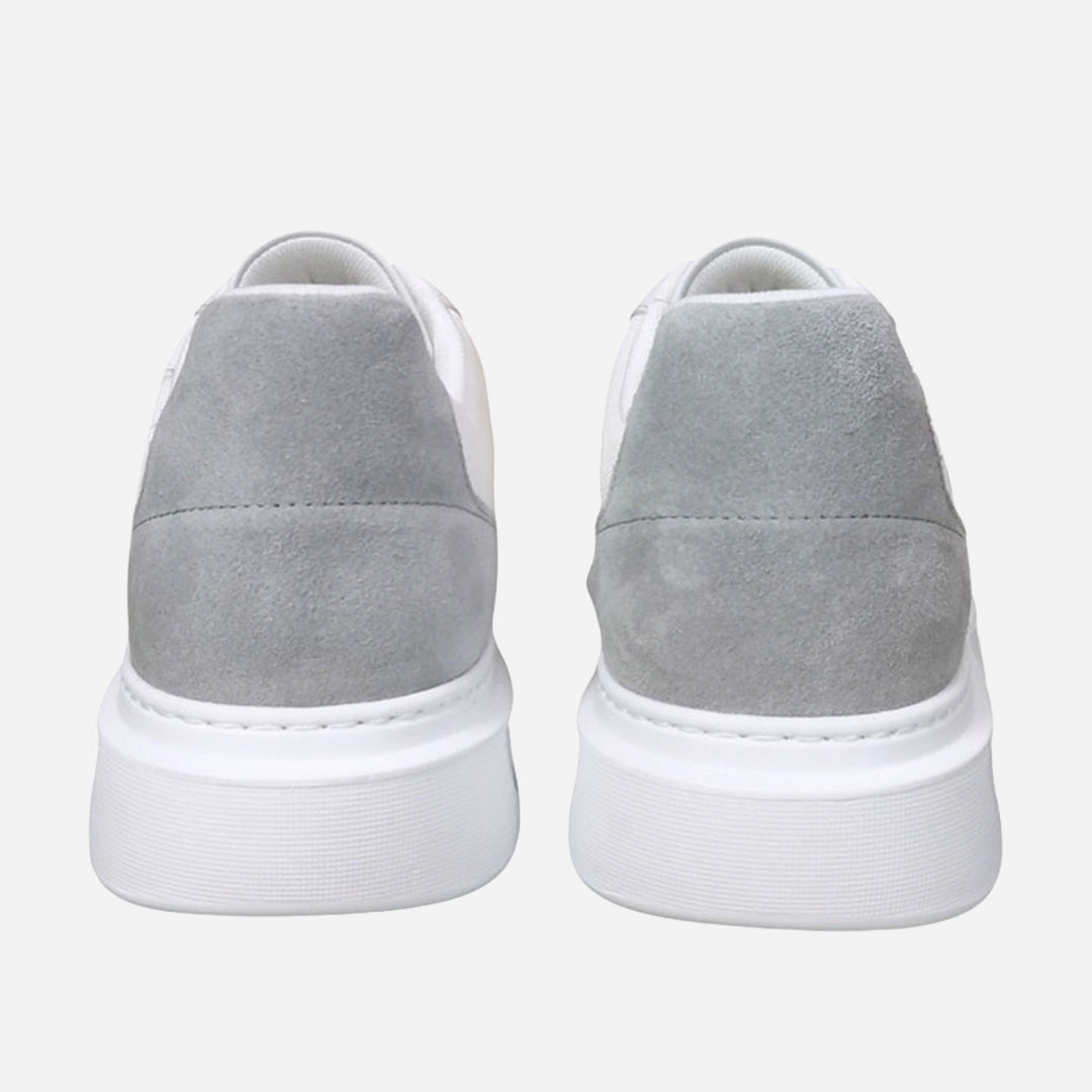 Tenis Logo Blanco y Gris
