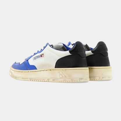 Tenis Medalist Low en Cuero Blanco Hombre A.