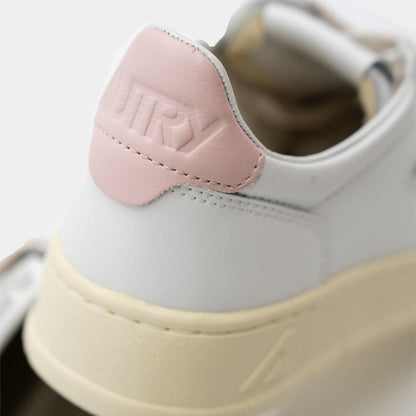 Tenis Medalist en Cuero Blanco/Palo Rosa