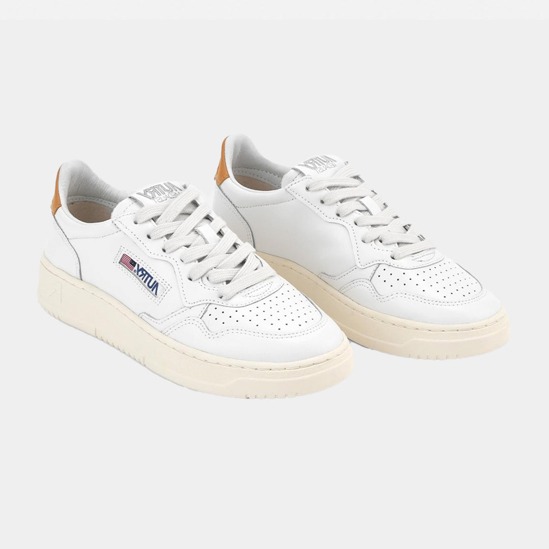 Tenis Medalist en Cuero Blanco/Miel