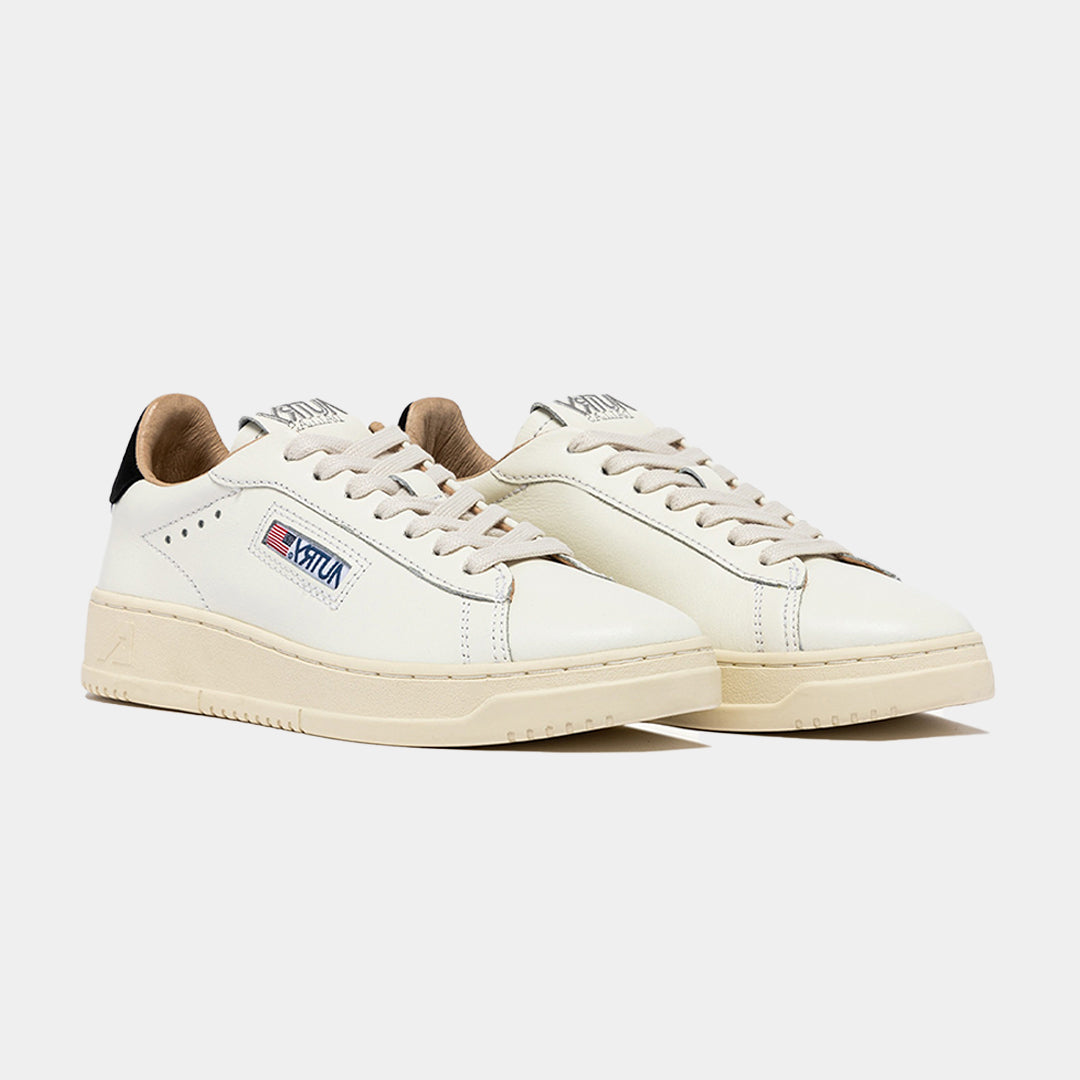 Tenis Medalist Low en Cuero Blanco/Negro