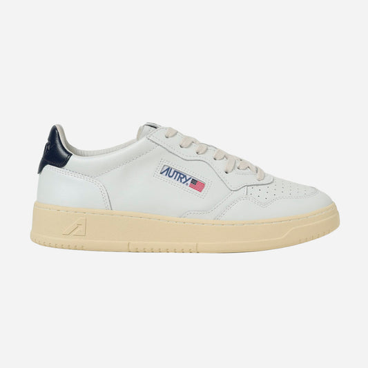 Tenis Medalist Blanco Detalle Negro