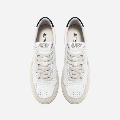 Tenis Medalist Dama Blanco Gamuza Detalle Azul