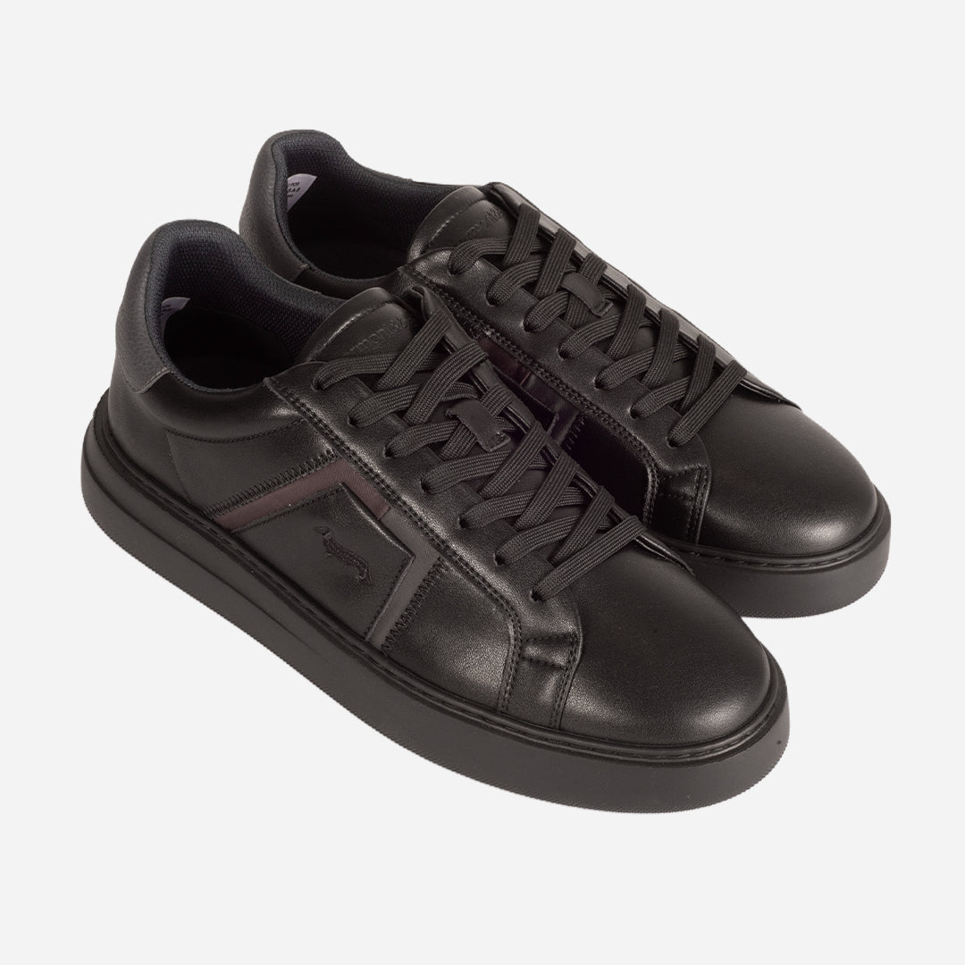 Sneaker Negro